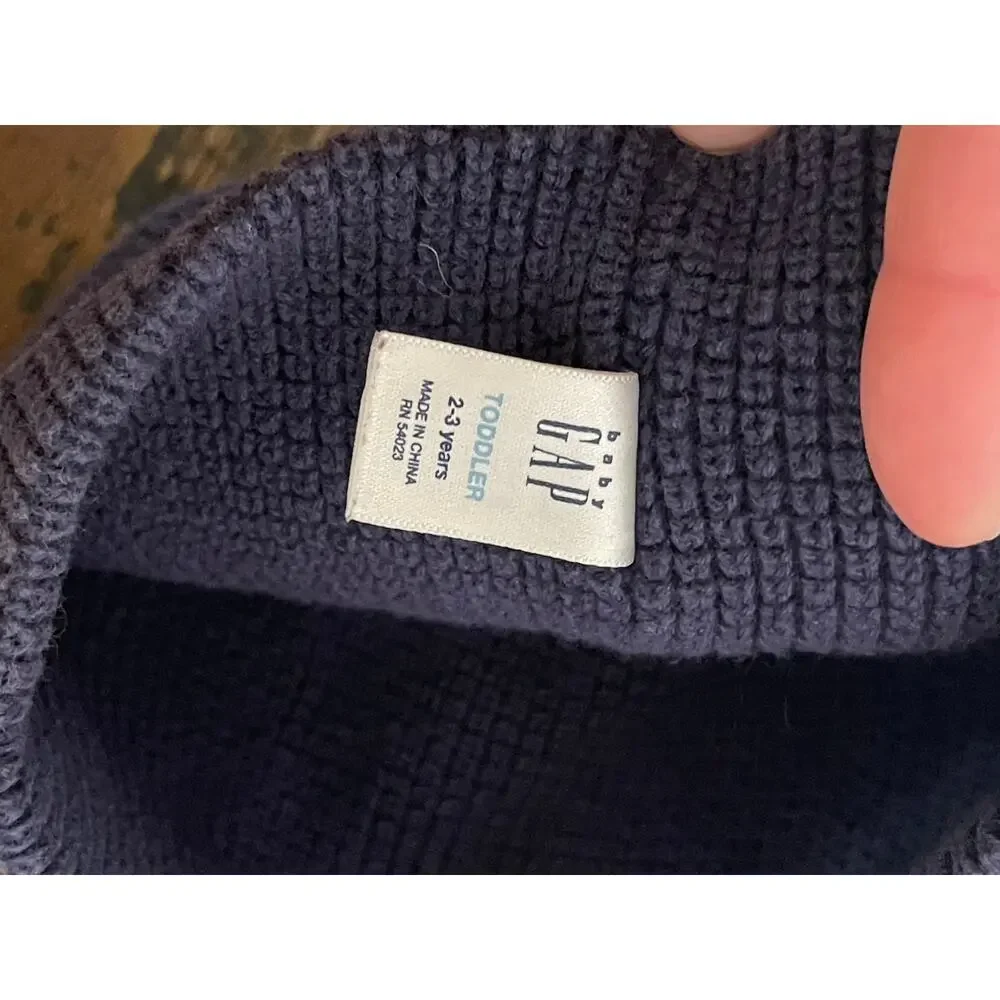Gap one size beanie with crane logo